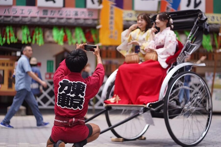 Tokyo: Asakusa tour by rickshaw - Photo stops that don’t feel awkward