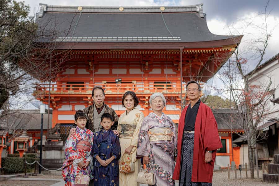Tokyo Asakusa: Traditional Kimono Rental Experience at Wargo - Strolling the neighborhood: photos, lunch breaks, and a kimono that feels right