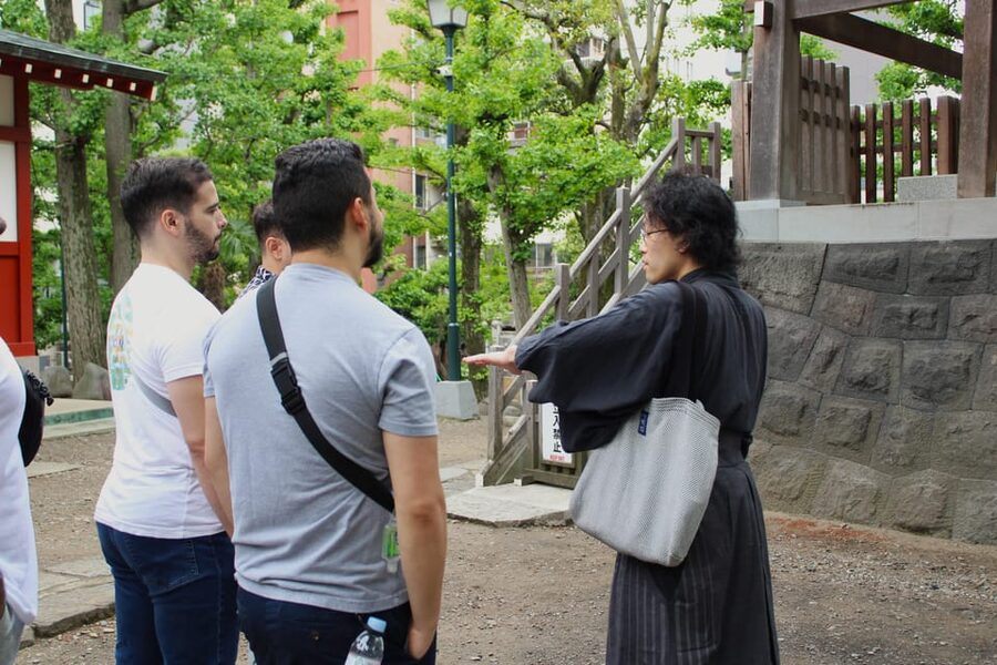 Tokyo: Asakusa Walking Tour with Japanese Comedian - Asakusa Shrine Next to Sensō-ji: The Buddhist–Shinto Pairing