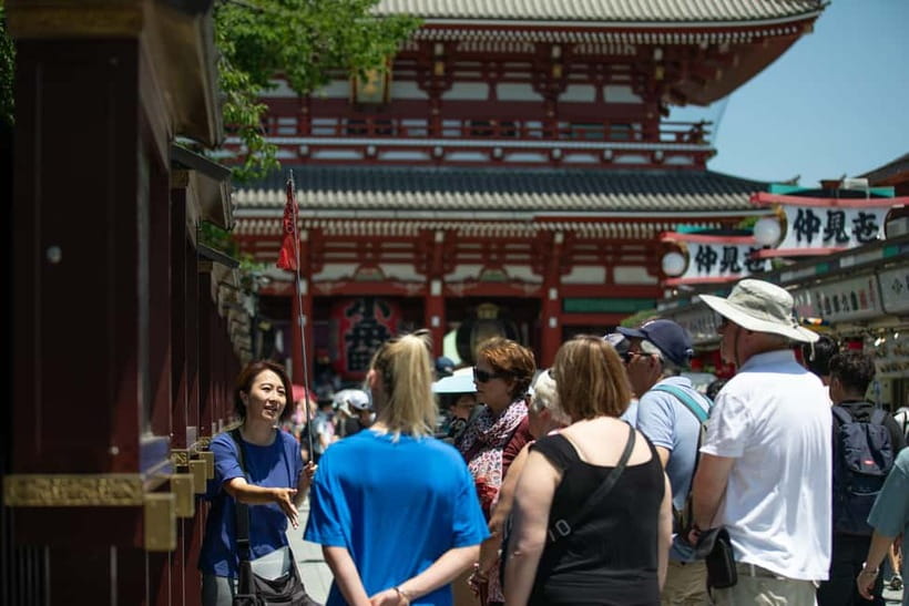 Tokyo: Asakusa Walking Tour with Sensoji Temple Visit - Entering Asakusa from Kaminarimon’s Thunder Gate