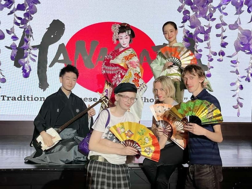 Tokyo: Authentic Japanese Dance Show ticket by professionals - Shinjuku Theater Energy: A traditional art night in the middle of Tokyo