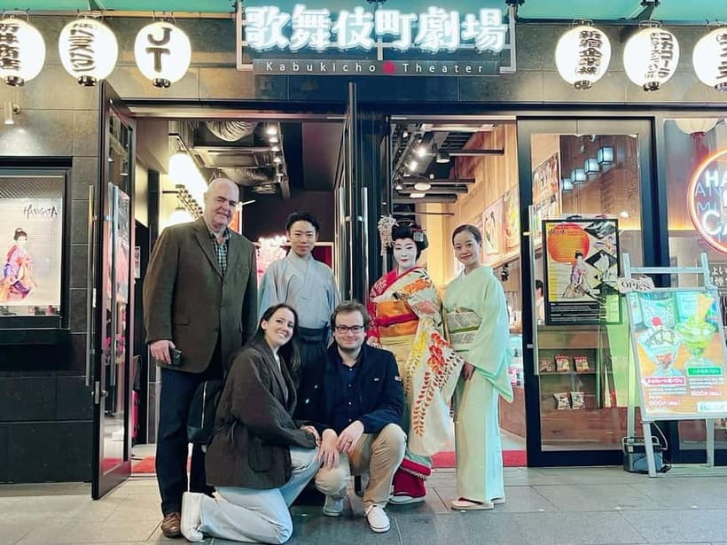Tokyo: Authentic Japanese Dance Show ticket by professionals - Kids, extra support, and family-friendly planning