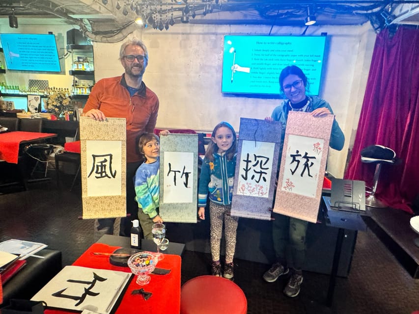 Tokyo: Calligraphy on Kanji Fan & Scroll with Drink - What you learn in 80 minutes: brush strokes with a purpose