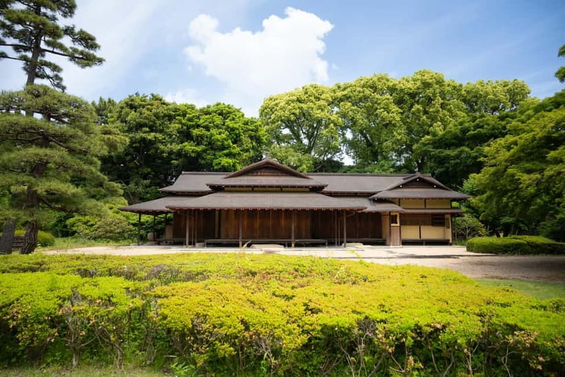 Tokyo Castle & Imperial PalaceーShogun Walking Tour - Price and Value: What $23 Buys You in Real Terms