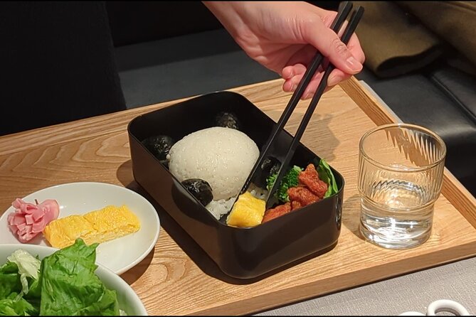 Tokyo Cute Bento Cooking Class – Make a Kawaii Character Lunchbox - Meeting at Akasaka and finding the underground studio