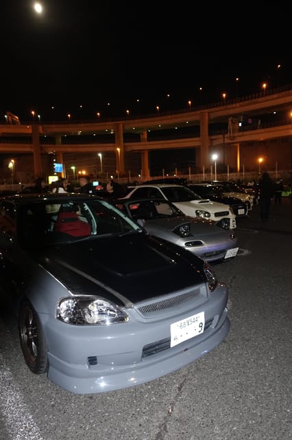 Tokyo: Daikoku Car Meet Tour at Night with JDM Guides - APIT Car Shop Stop: Weekday-Only Parts and Souvenirs