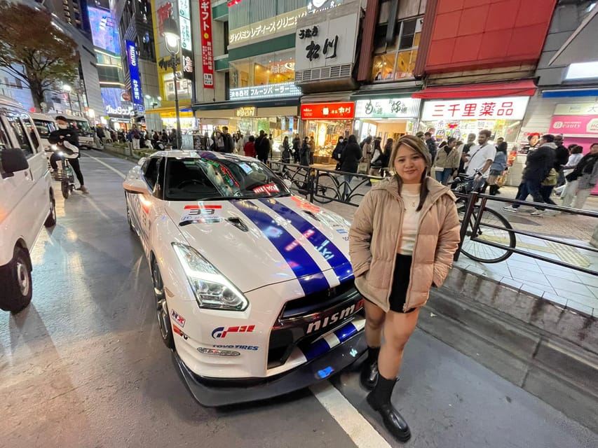 Tokyo: Daikoku Self-Drive R35 GT-R Custom Car Experience - Tokyo Tower stop: quick photos, classic skyline