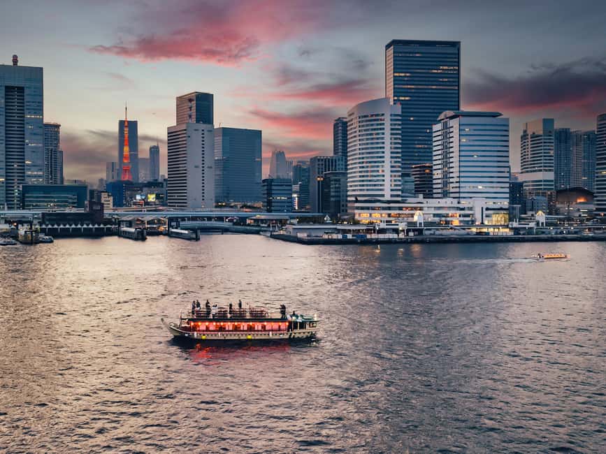 Tokyo Dinner Cruise & Tradition Show & Drinks & Tokyo Tower - Shamisen, singing, and the kind of show you can actually feel