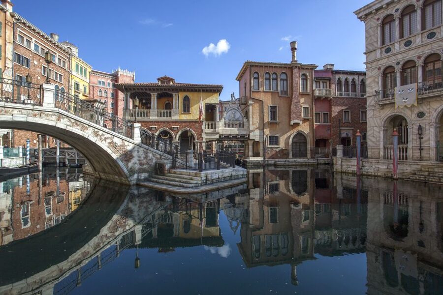 Tokyo Disneyland or DisneySea Ticket & Door to Door Transfer - Tickets in Hand First: Why This Setup Feels Worth It