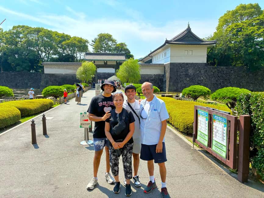 Tokyo: Edo Castle Ruins & Imperial Palace East Garden Tour - From Wadakura to the Imperial East Gardens: The point of this tour