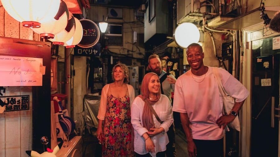 Tokyo: Enjoy Tokyo's Nightlife in Shinjuku - Snack Bars and Karaoke Finish: A Vintage Tokyo Night Cap