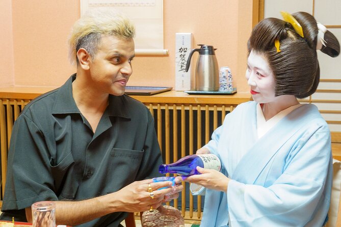 Tokyo: Exclusive Geisha Dinner Experience - Live Traditional Music and the Photo Moment