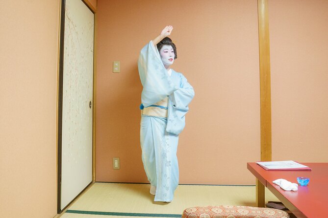 Tokyo: Exclusive Geisha Dinner Experience - Entering Kagurazaka: A Traditional Tokyo Evening Starts Here