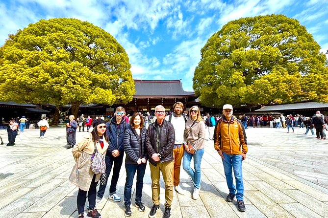 Tokyo Full Course Tour: Explore 15 Must-See Sights & Hidden Gems - The food and drink side: sushi lunch and an izakaya tipple