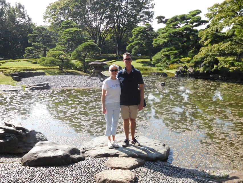 Tokyo: Full-Day Japanese Garden Private Guided Tour - Shinjuku Gyoen: Where One Garden Shows Multiple Worlds