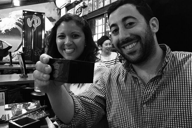 Tokyo Ginza Authentic Food Tour (Izakaya Hopping by local guide) - Small-group logistics that keep the evening easy