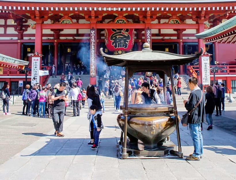 Tokyo: Half-Day Morning Small Group Tour - Nijubashi Bridge views: how to make the photo stop count