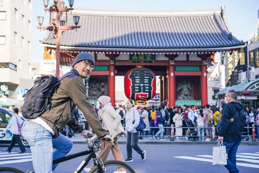 Tokyo: Hidden Gems Guided Bike Tour with Lunch - Kaminarimon and Sensō-ji: the classic gateway, handled with a bike loop