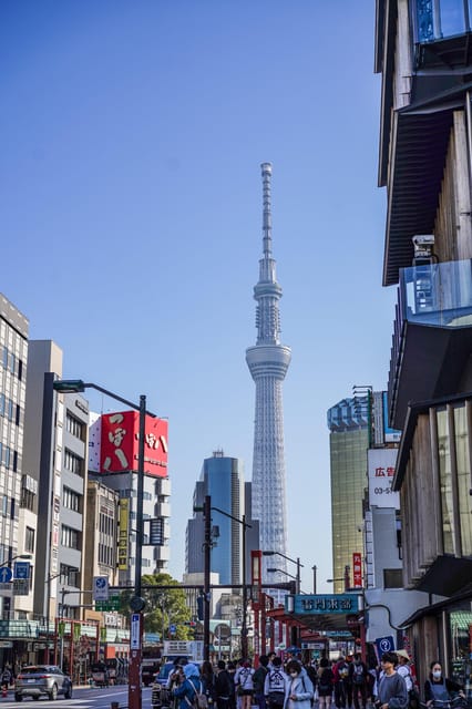 Tokyo: Hidden Gems Guided Bike Tour with Lunch - The lunch stop in Ryogoku: included, timed, and local