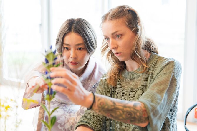Tokyo Ikebana Wellness Art Experience near Shinjuku - The 90-minute flow: history, tools, then your own arrangement