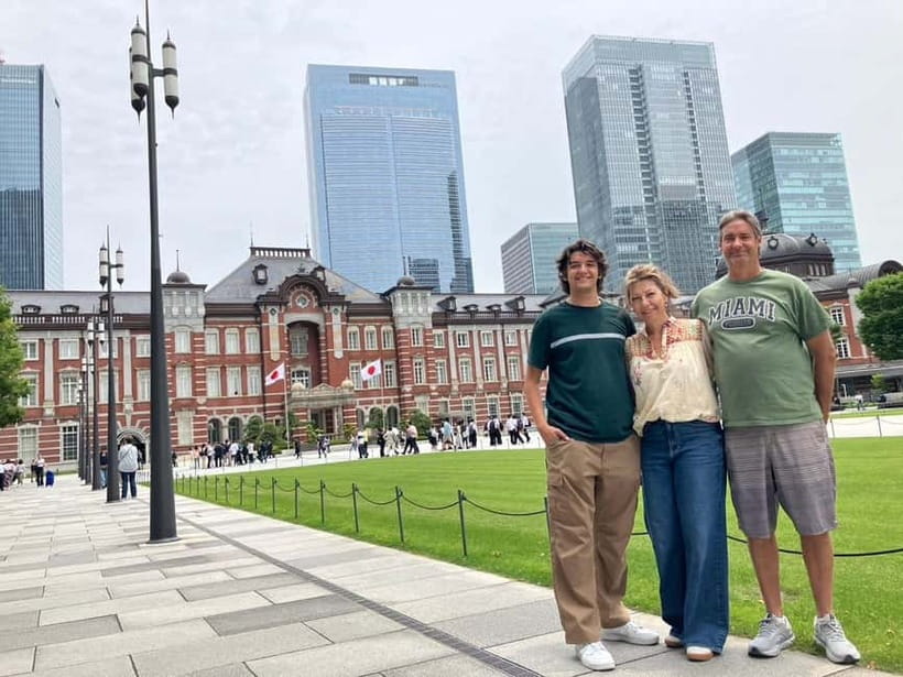 Tokyo: Imperial Palace East Gardens and Tokyo Station Tour - Ninomaru Garden: where the palace grounds start to feel layered