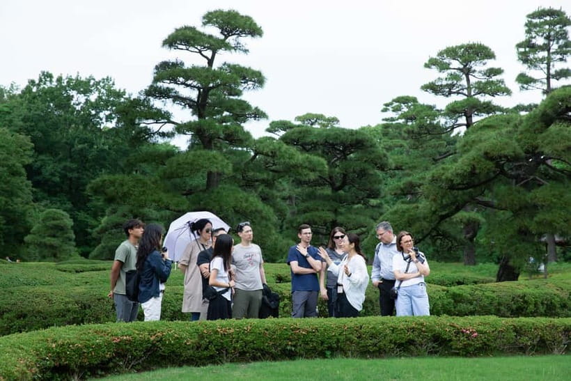 Tokyo: Imperial Palace East Gardens Walking Tour - Ninomaru Garden: Traditional Japanese Design for Stopping