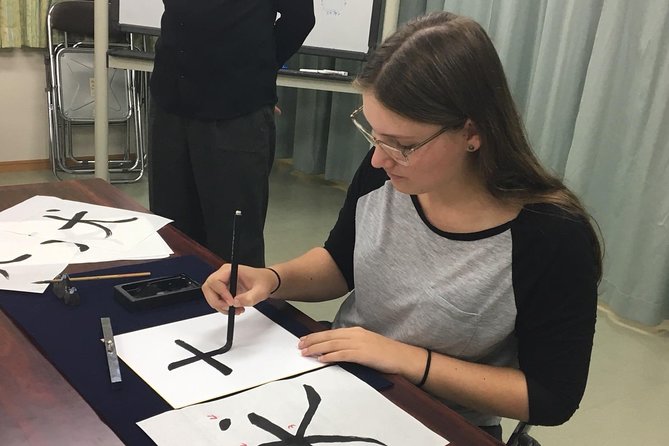 Tokyo Japanese Calligraphy Experience with a Master Artist - Meet the Master Instructor: Eizuru Matsumura’s Teaching Style