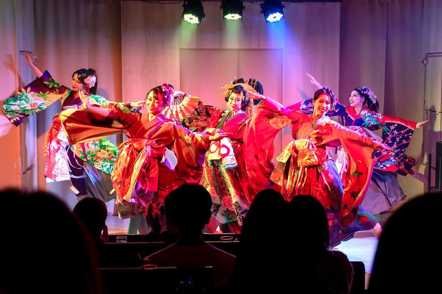 Tokyo: Japanese Dance Cabaret Theater Asakusa-Kaguwa Ticket - Asakusa Kaguwa: Why this cabaret feels like a real night out