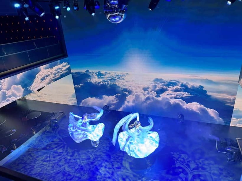 Tokyo: Japanese Style Variety Show with Dance,Magic & Dinner - Dining in a cabaret room: what your package actually covers