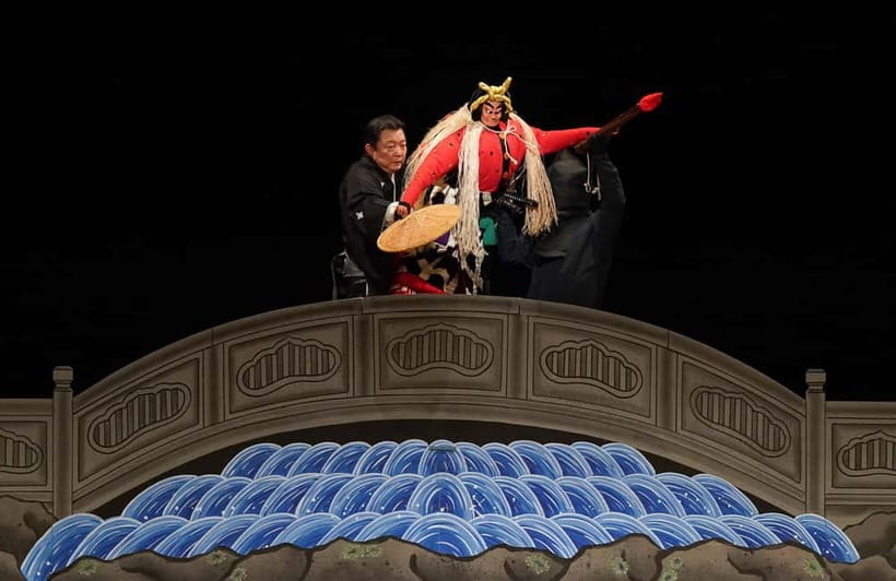 Tokyo: KABUKI, BUNRAKU, etc. presented by National Theatre - The real value: English guidance that respects the performance