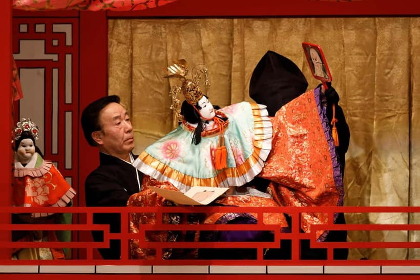 Tokyo: KABUKI, BUNRAKU, etc. presented by National Theatre - Kabuki: music-and-dance theatre you can follow in English