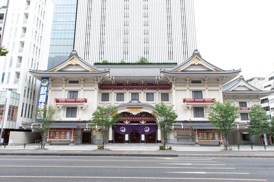 Tokyo: KABUKI Show at Kabukiza Theatre Admission Ticket - Kabukiza Theatre in Ginza: the Kabuki-only setting that changes everything