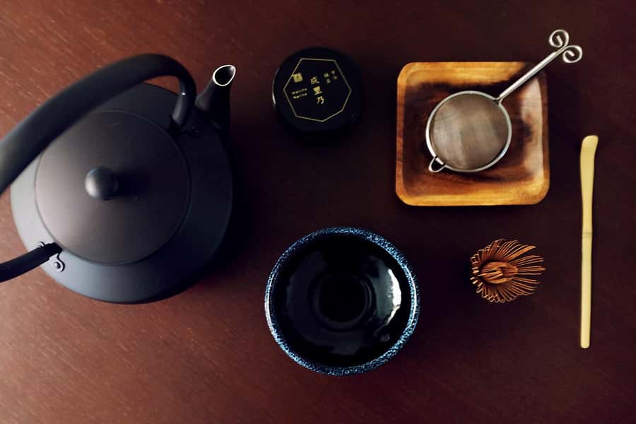 Tokyo: Matcha and Kimono Experience - Meeting Point Setup: Socks, Silence, and Getting Started