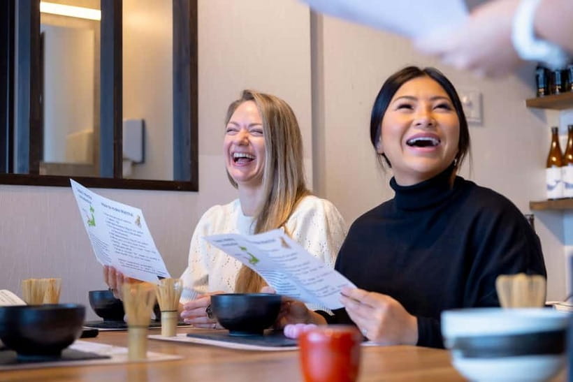 Tokyo: Matcha Making Experience with Mochi Sweets in Asakusa - The 60-minute flow: quiz, whisk, sip, and snack