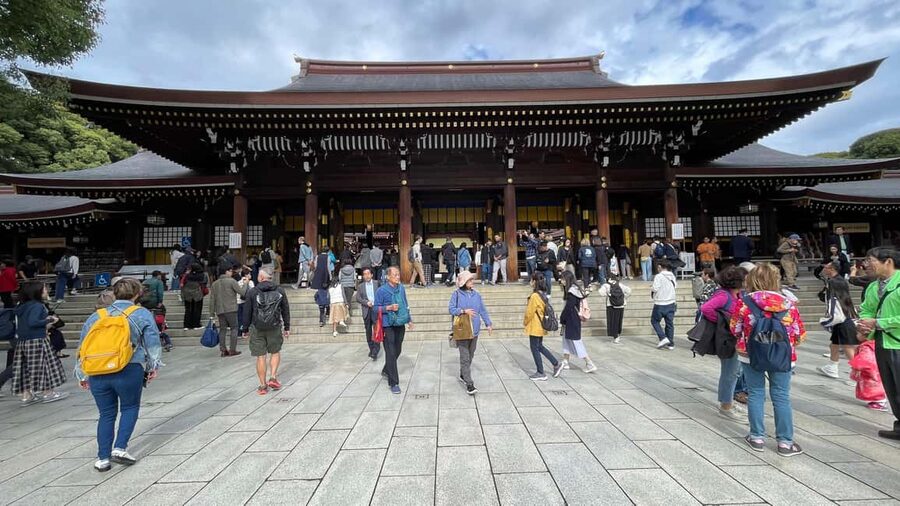 Tokyo: Meiji Jingu, Harajuku, Shibuya, and Shijuku Tour - Shibuya Crossing: The World’s Most Famous Light-Change Moment
