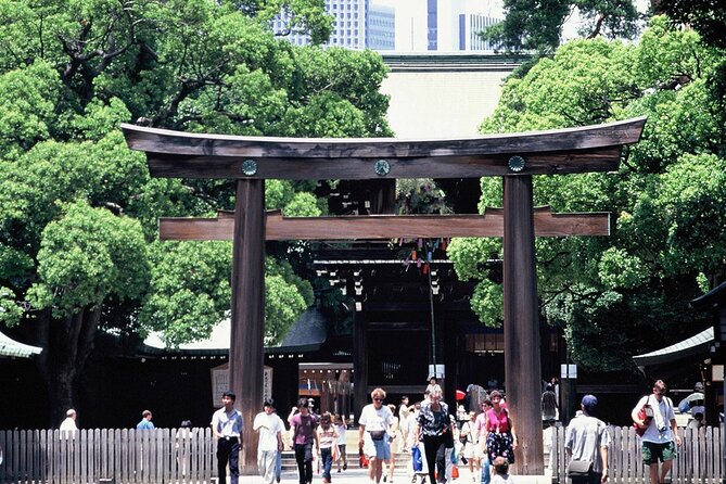 Tokyo Morning City Tour with Pick-up Service from 28 Hotels - Meiji Jingu Shrine and the calm before the city moves