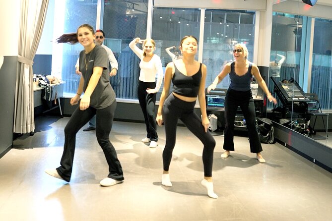 Tokyo Morning Shuffle Dance & Breakfast with a TikTok Star - The Instructor Factor: Friendly, Precise, and Social-Media Savvy