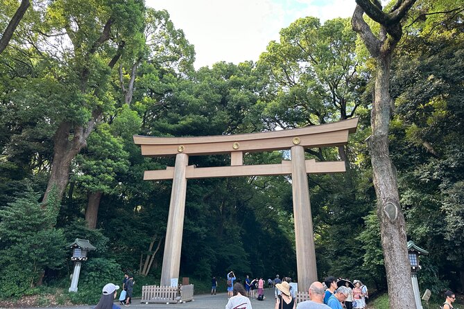 Tokyo Morning Tour: Asakusa, Meiji Shrine and Tsukiji Fish Market - Stop 3: Senso-ji and Nakamise Street Without the Map Stress