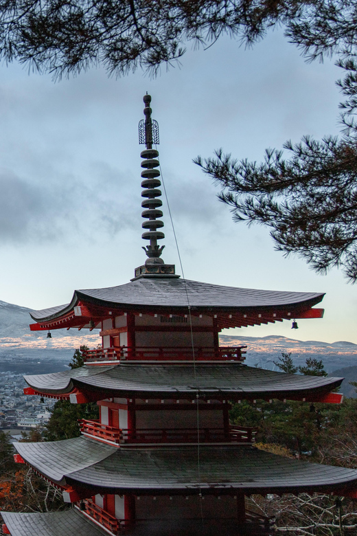 Tokyo: Mount Fuji & Hakone Private Tour with Guide - Chureito Pagoda in Fujiyoshida: the iconic Fuji framing