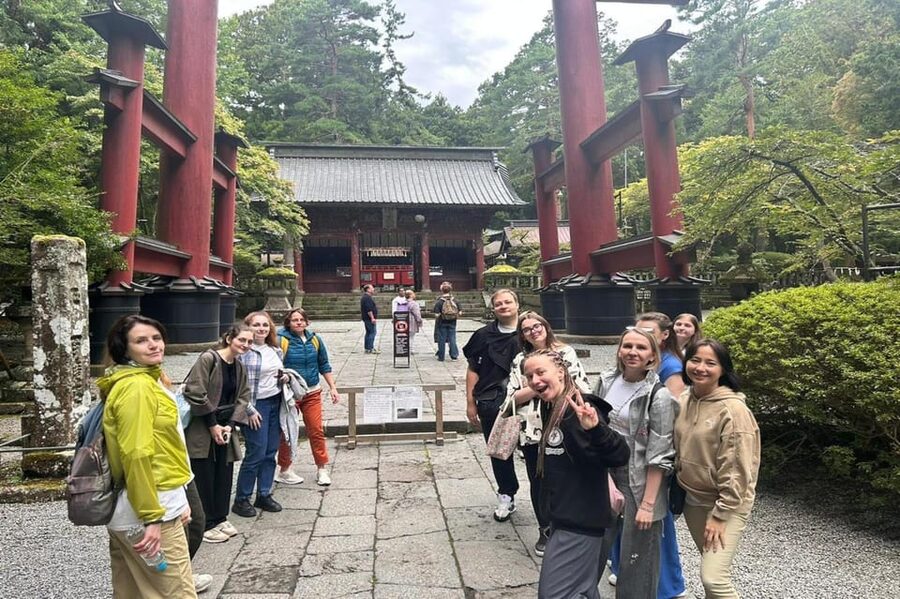Tokyo: Mount Fuji Private Customized English Guided Tour - Lake Kawaguchiko and Oishi Park: the “look again” part of the day