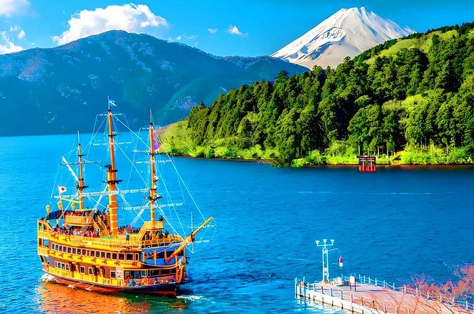 Tokyo: Mt. Fuji Cruise & Hakone Ropeway Day Trip by Bus - Owakudani volcanic valley and the ropeway over volcanic terrain: the steam smell test