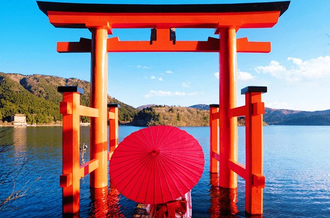 Tokyo: Mt. Fuji Cruise & Hakone Ropeway Day Trip by Bus - Hakone Shrine Peace Torii and Kuzuryu Shrine: calm, faith, and specific meaning
