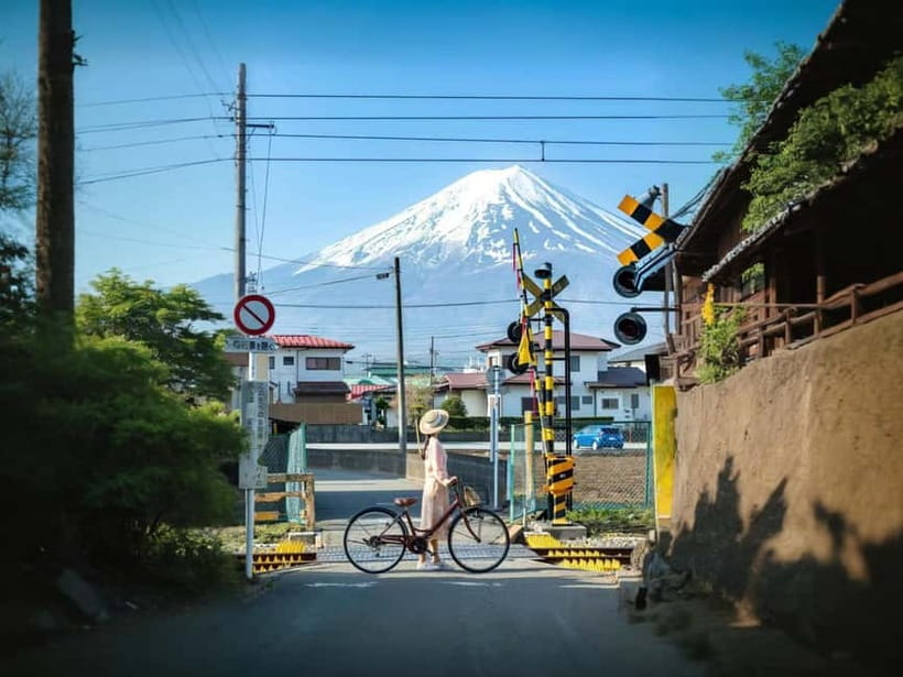 Tokyo: Mt. Fuji & Lake Kawaguchi Instagram Full Day Trip - Price value: what you get for about $61