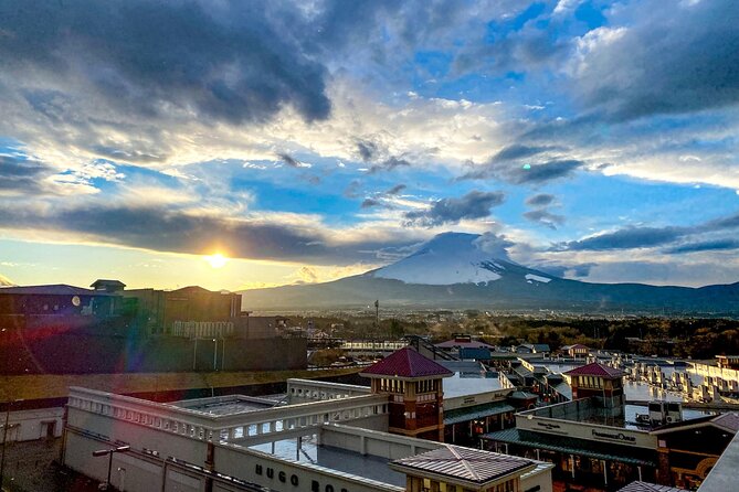 Tokyo: Mt. Fuji, Oshino Hakkai and Gotemba Outlets 1-Day Bus Tour - Timing, weather, and the one thing you can’t control: Fuji visibility