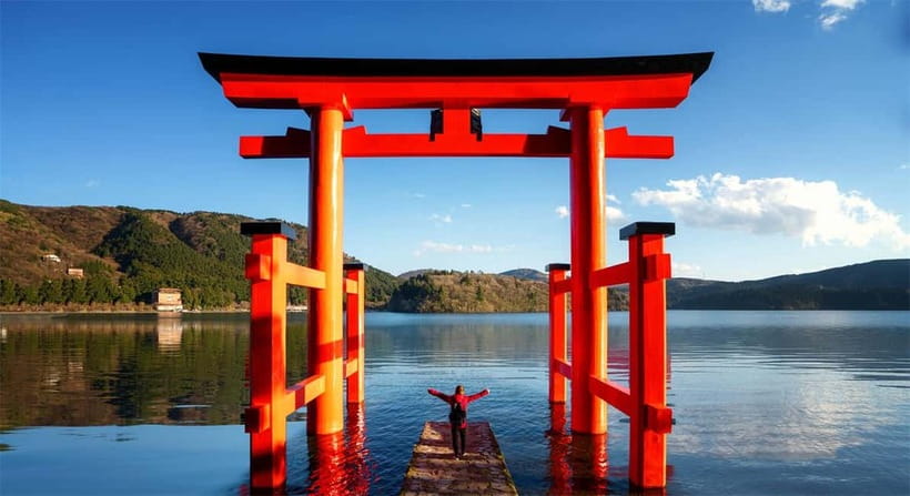 Tokyo: Mt. Fuji Tour, Hakone Ropeway, Owakudani, Lake Ashi - Lake Ashi first: the Torii photo moment at Heiwa no Torii