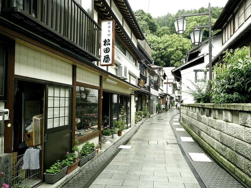 Tokyo: Nagano Snow Monkeys and Zenkoji Tour with Temples - Shibu Onsen hot spring village: a scenic pause for photos
