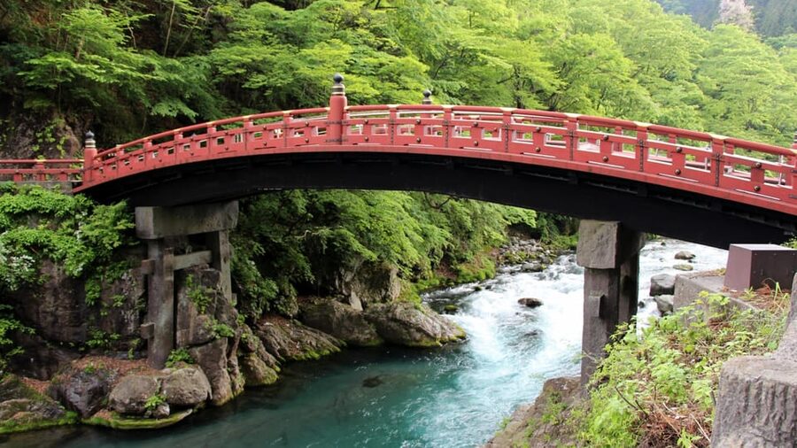 Tokyo: Nikko Private Day Tour With Guide - Lake Chuzenji at 1,269 meters: the calm break that keeps the day balanced