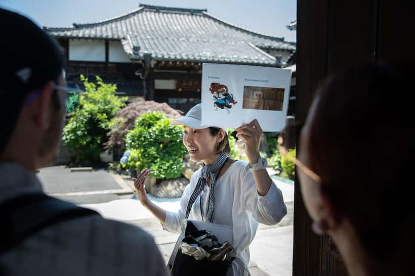 Tokyo: Old Quarter Yanaka Walking Tour - Yanaka Cemetery: serenity under enormous trees