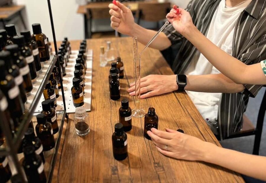 Tokyo Omotesando Original Perfume Making Experience/Workshop - Choosing among 80 scents, including Japanese favorites