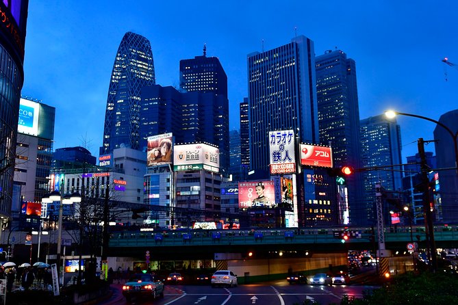 Tokyo Photography Masterclass - Private Photography Lesson - Shibuya side streets and Harajuku fashion: how street photography becomes controllable